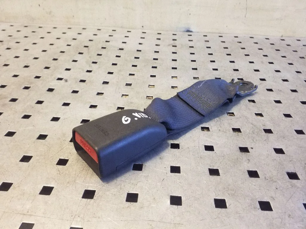 Tagumise turvavöö pannal G2288