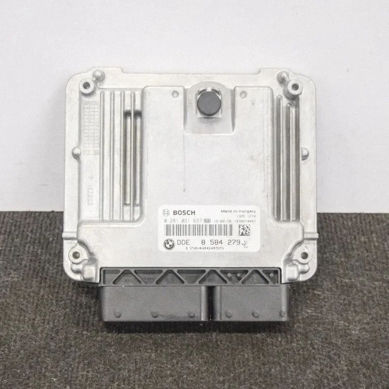 Dzinēja vadības bloks 8584279