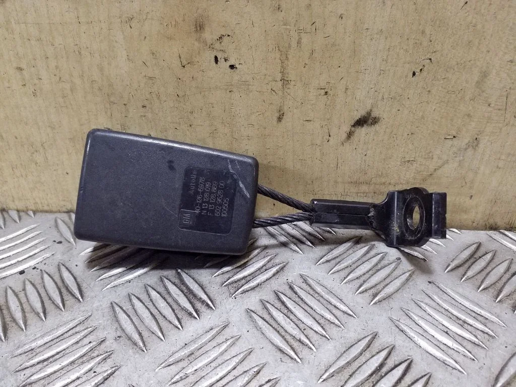 Rear seatbelt buckle – Opel Astra H (2004-2012)