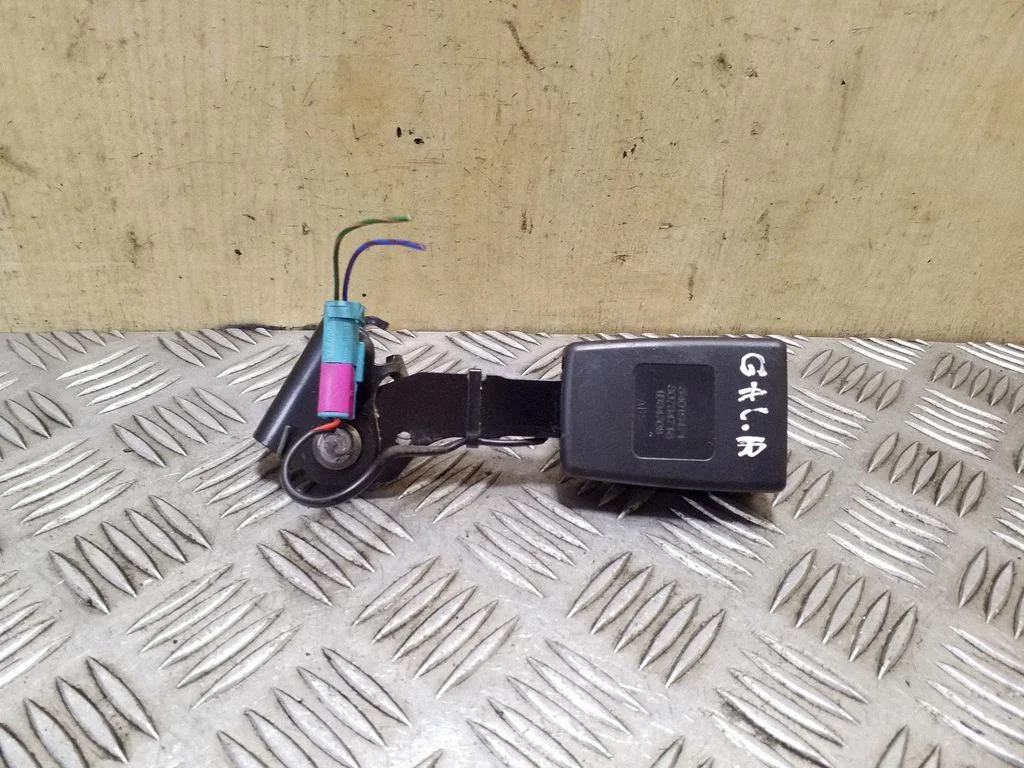 Rear seatbelt buckle 34019471