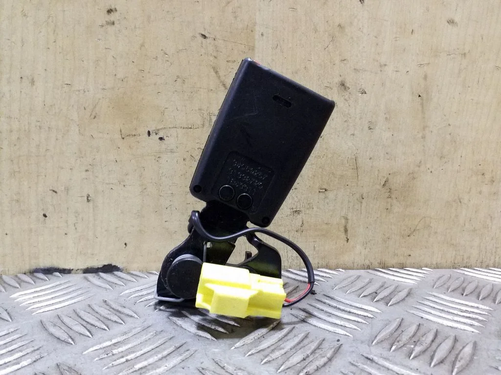 Aizmugurējās drošības jostas sprādze 34069267