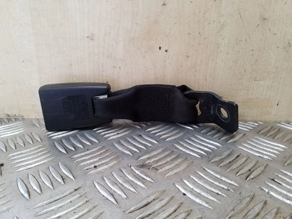 Tagumise turvavöö pannal 9117261