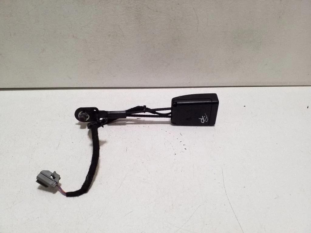Front seatbelt buckle – Maserati Ghibli (2013-)