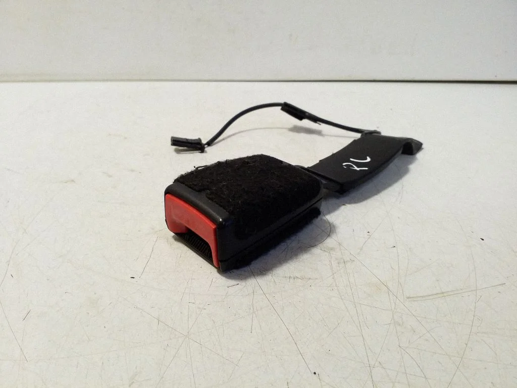 Eesmise turvavöö pannal – Audi A1 (2010-2018)