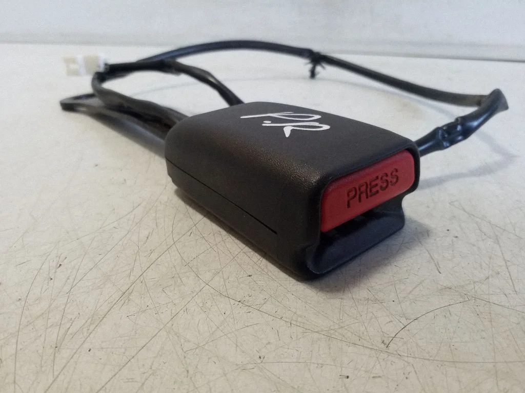 Priekšējās drošības jostas sprādze 625323500