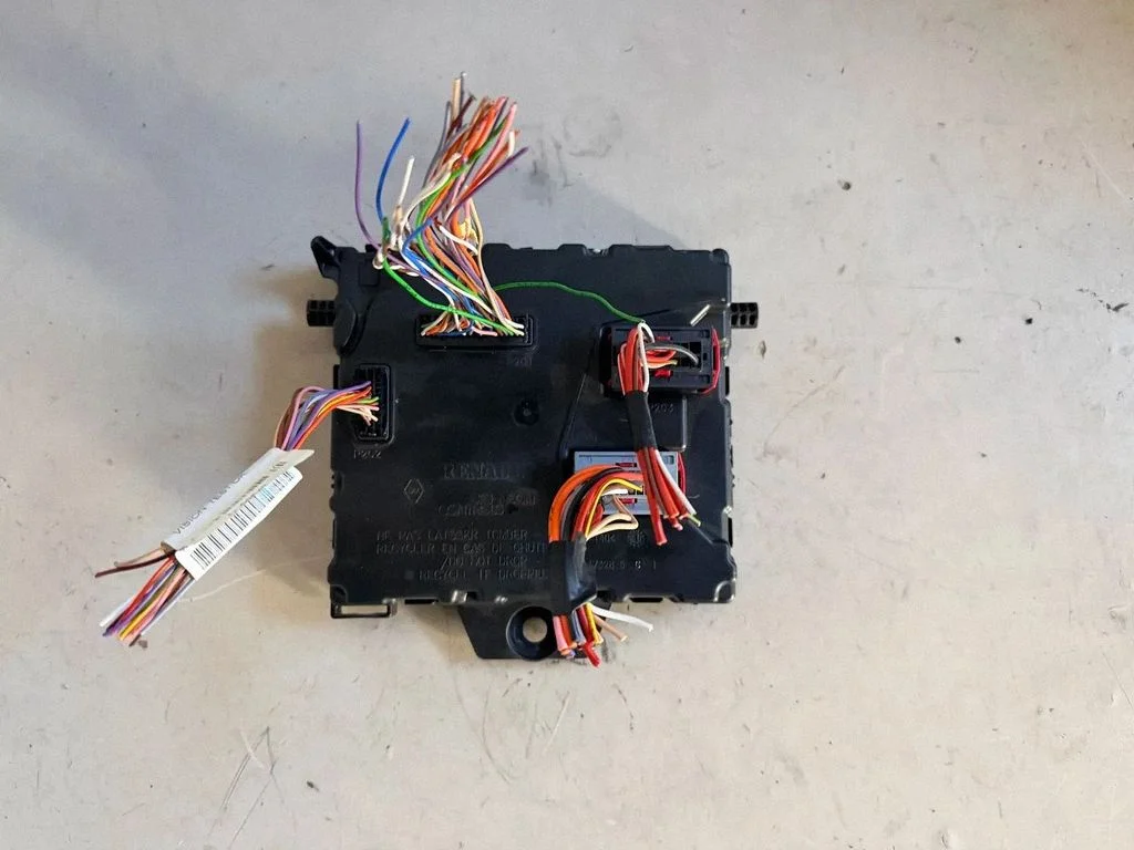 Kere juhtmoodul 284B25740R – Renault Master III (2010-2024)