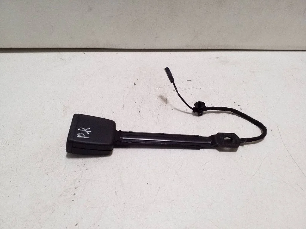 Front seatbelt buckle 5NA857755