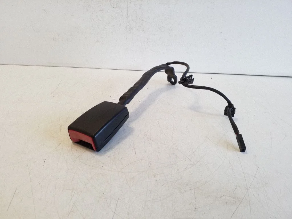 Front seatbelt buckle – Volkswagen Touran I (2003-2010)