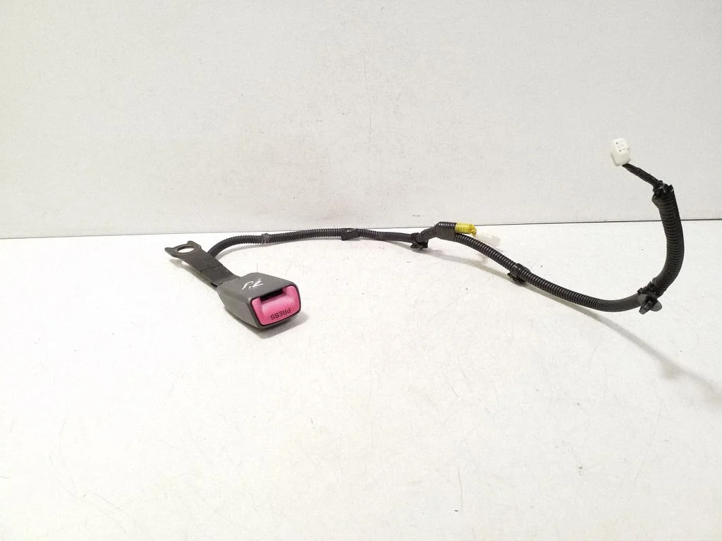 Eesmise turvavöö pannal – Toyota Prius (XW30) (2009-2015)
