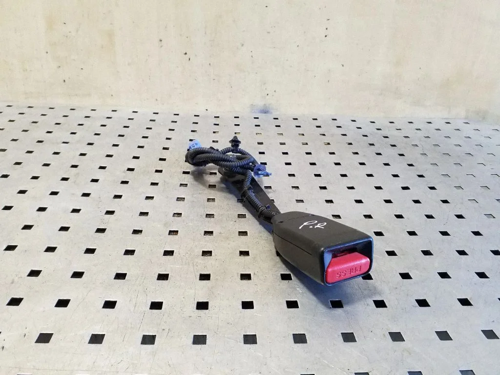 Eesmise turvavöö pannal NSB1093