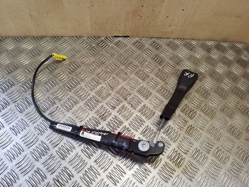 Front seatbelt buckle 20919346
