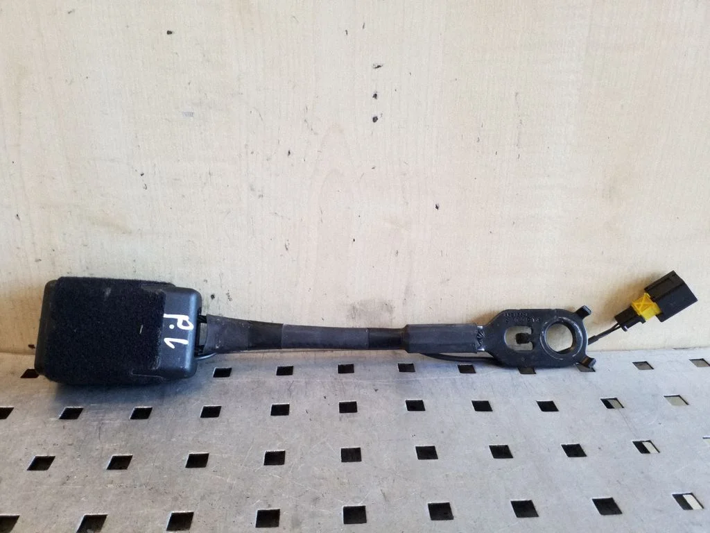 Front seatbelt buckle – Citroen C4 Grand Picasso (2013-2018)