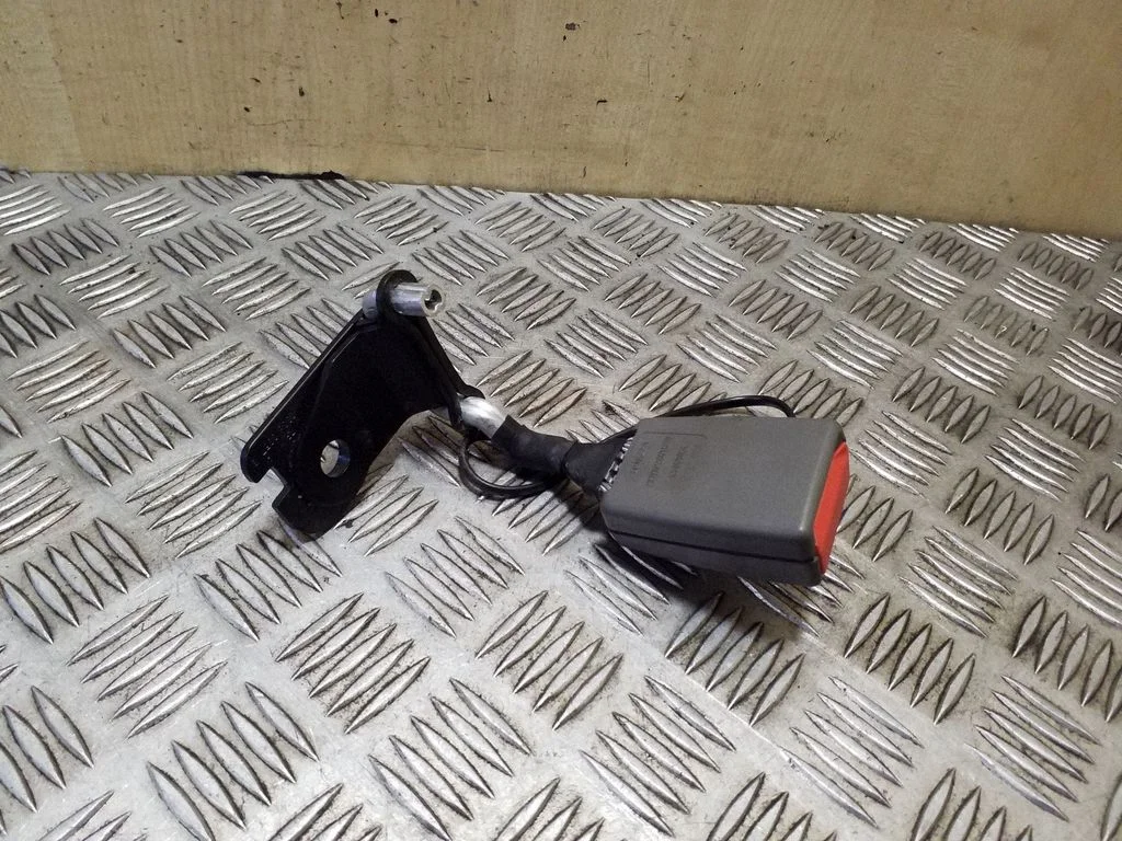 Eesmise turvavöö pannal AW9360045BA