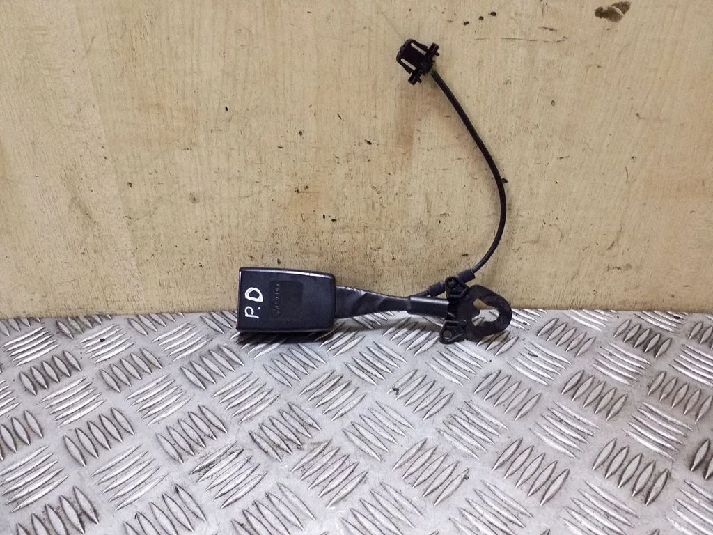 Zapięcie pasa przednie 4L0857755E