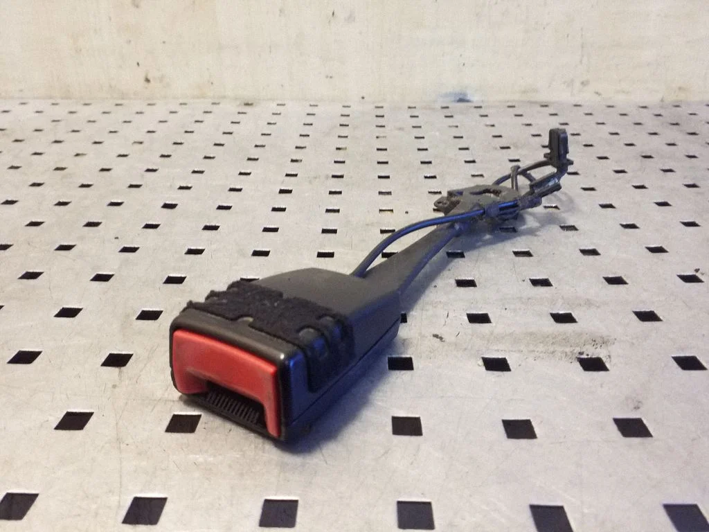 Eesmise turvavöö pannal 8K0857755F