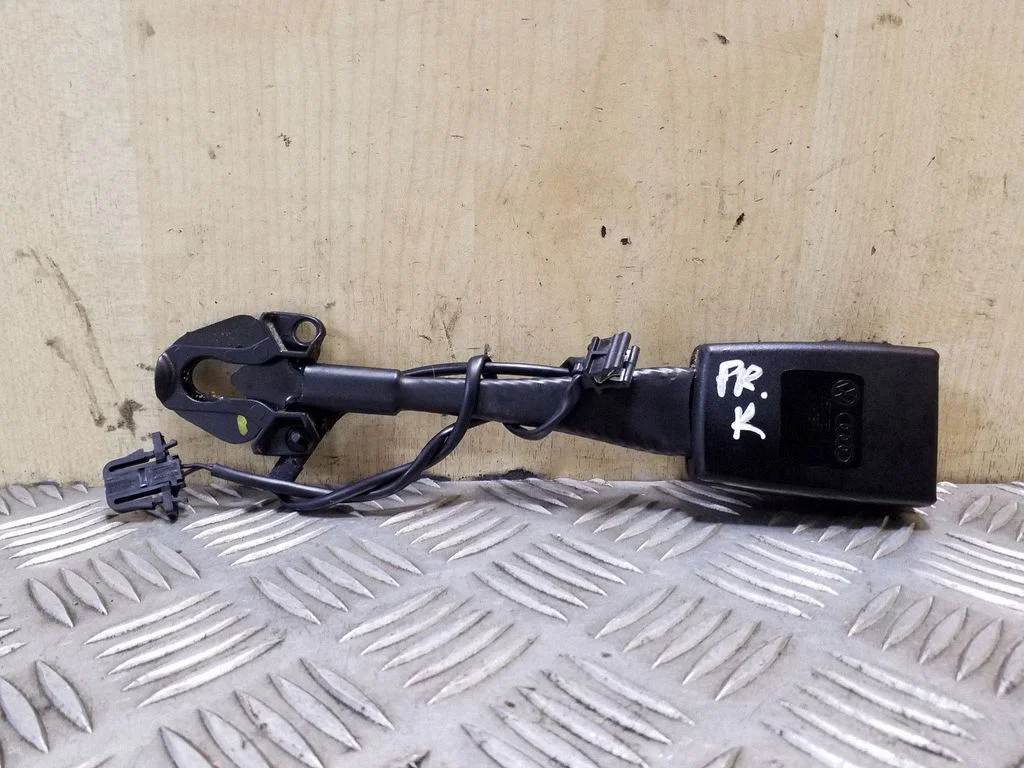Front seatbelt buckle 8K0857755F