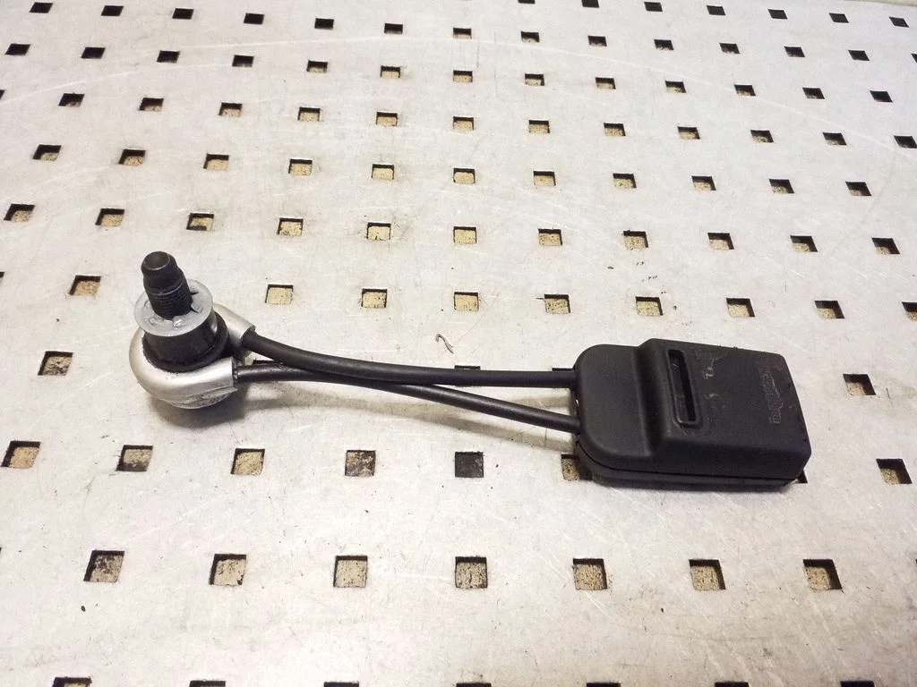Front seatbelt buckle – Opel Corsa D (2006-2014)