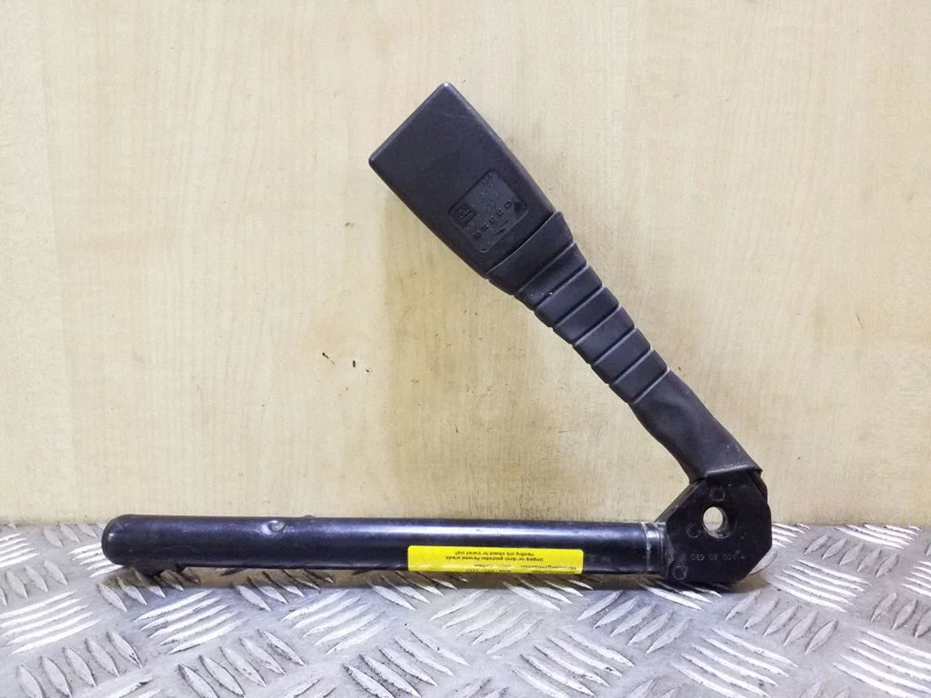 Eesmise turvavöö pannal – Opel Vectra C (2002-2005)