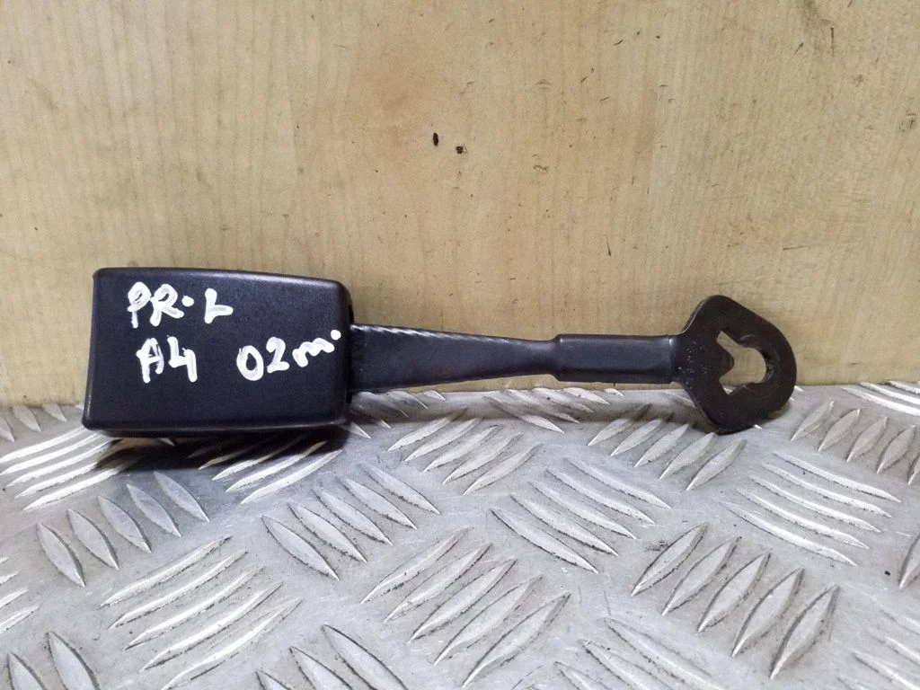 Front seatbelt buckle 8E0857755C