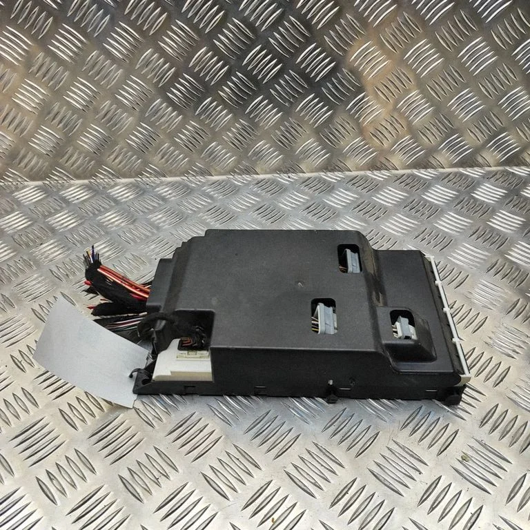 Kere juhtmoodul – Mercedes-Benz ML-klass W166 (2012-2017)