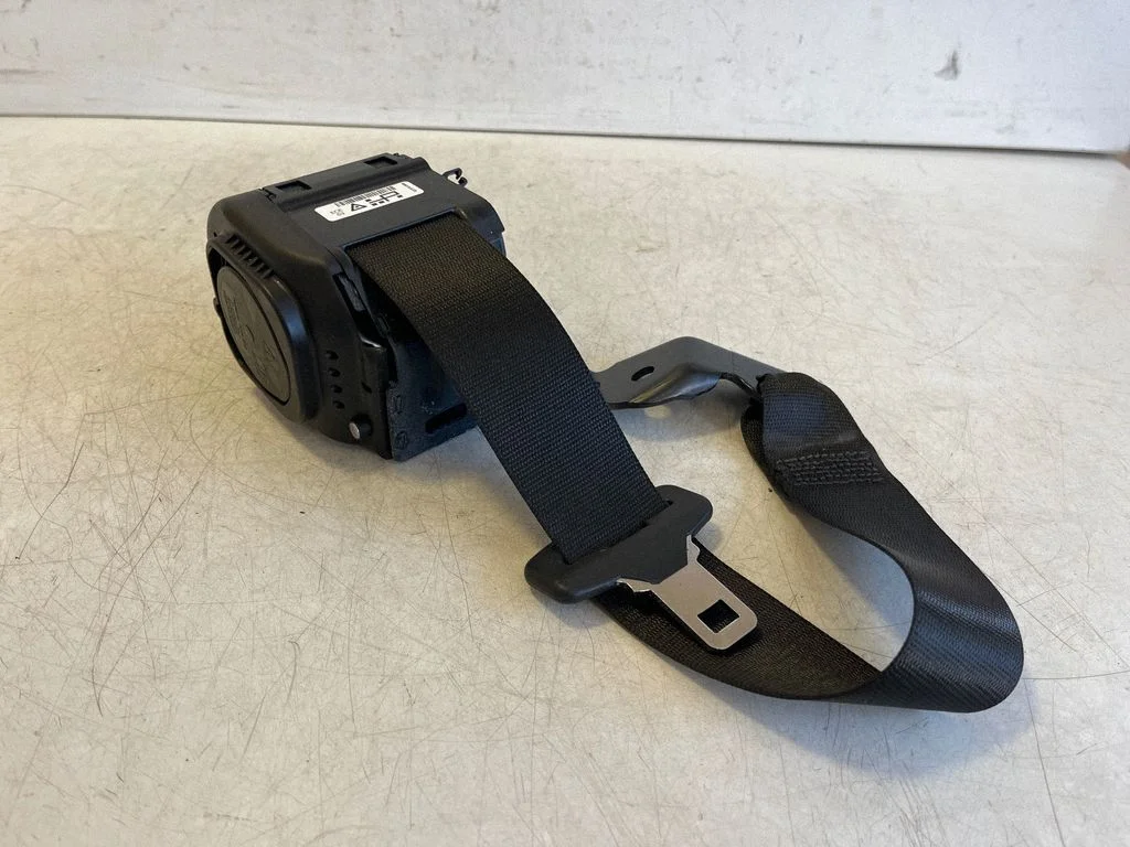 Rear seatbelt – BMW X6M F86 (2015-2018)