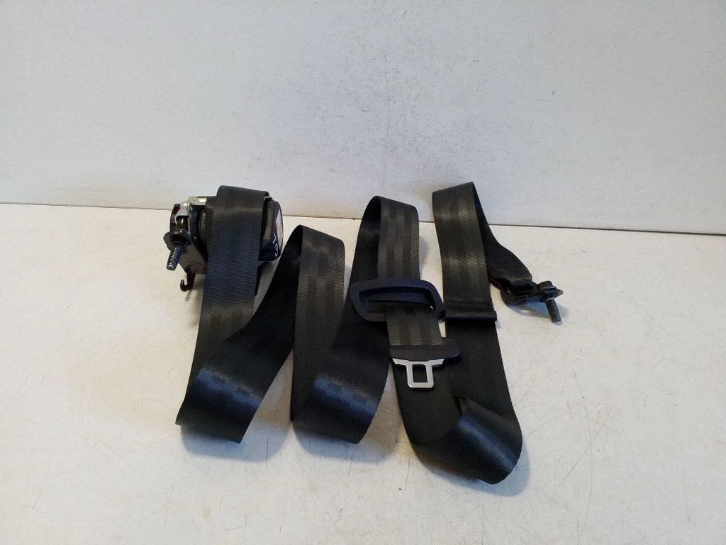 Rear seatbelt LV4BS611B69AFW