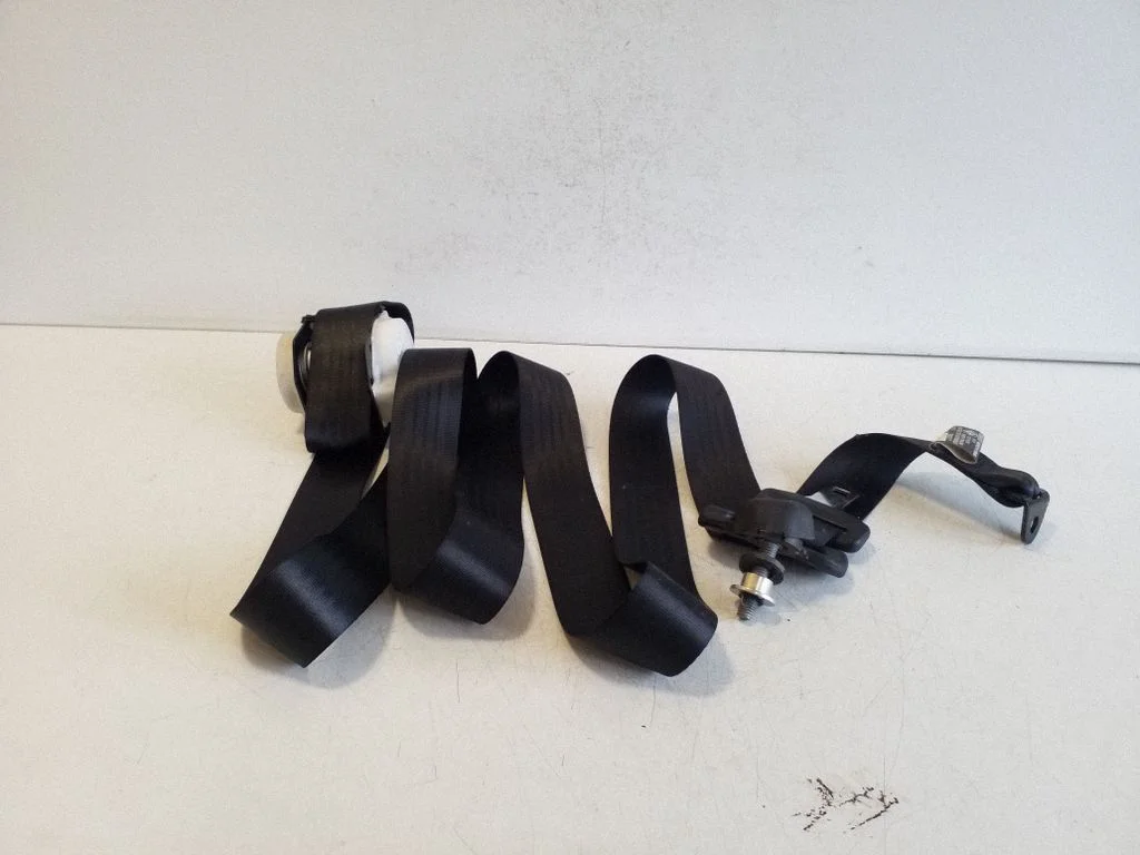 Rear seatbelt – Ford Ranger (2012-2018)