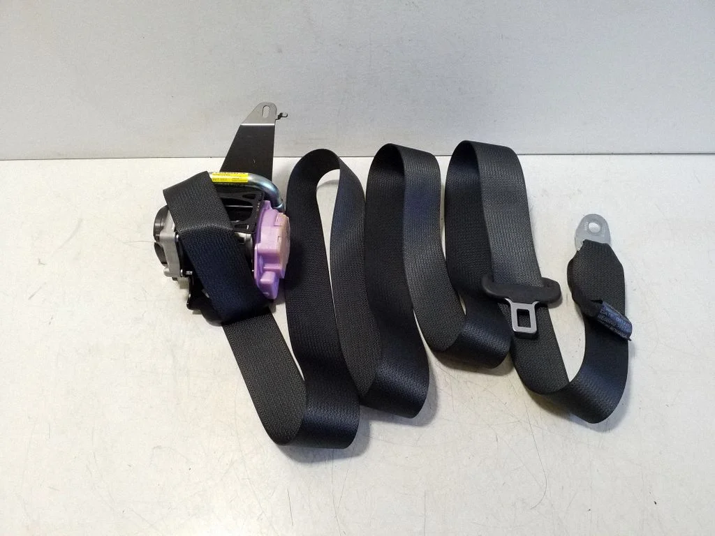 Rear seatbelt – Toyota Corolla E210 E21 (2018-)