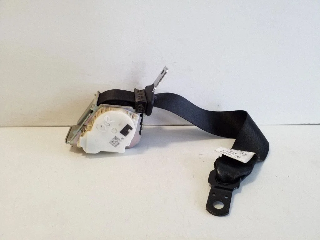 Rear seatbelt 330612608