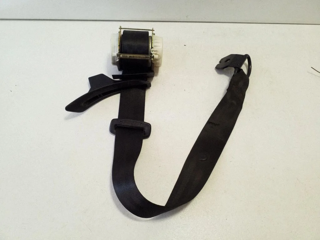 Rear seatbelt – Volkswagen Passat B6 (2005-2010)