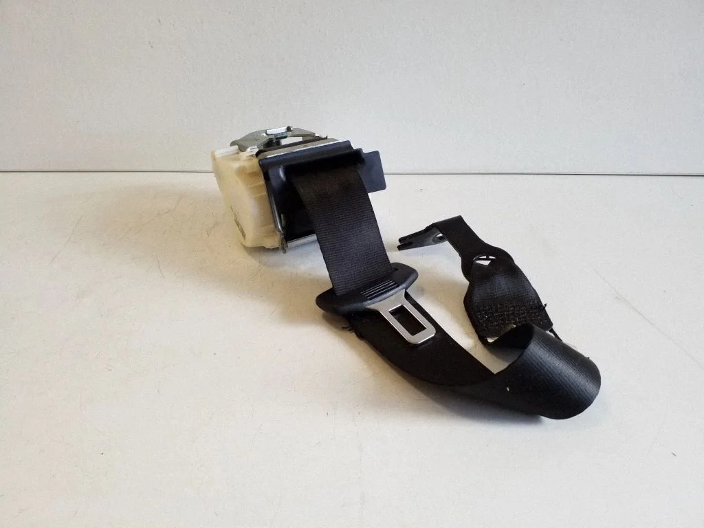 Aizmugurējā drošības josta 5M0857805
