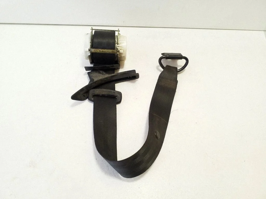 Rear seatbelt – Volkswagen Passat B6 (2005-2010)