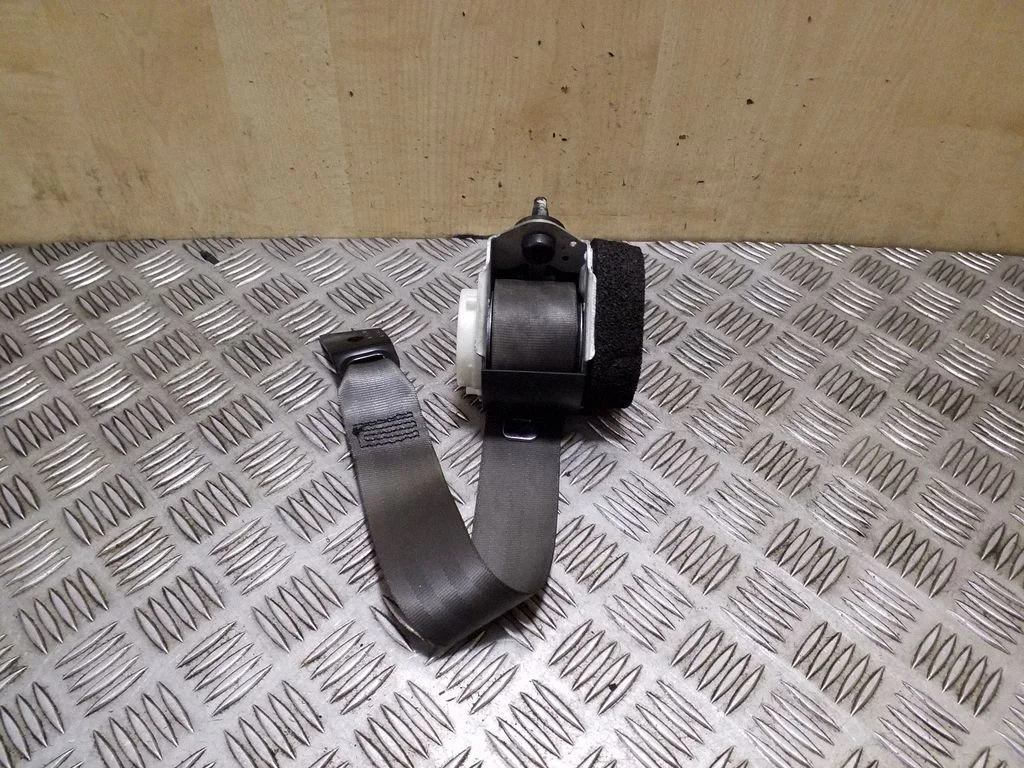 Rear seatbelt AW93611B68AB