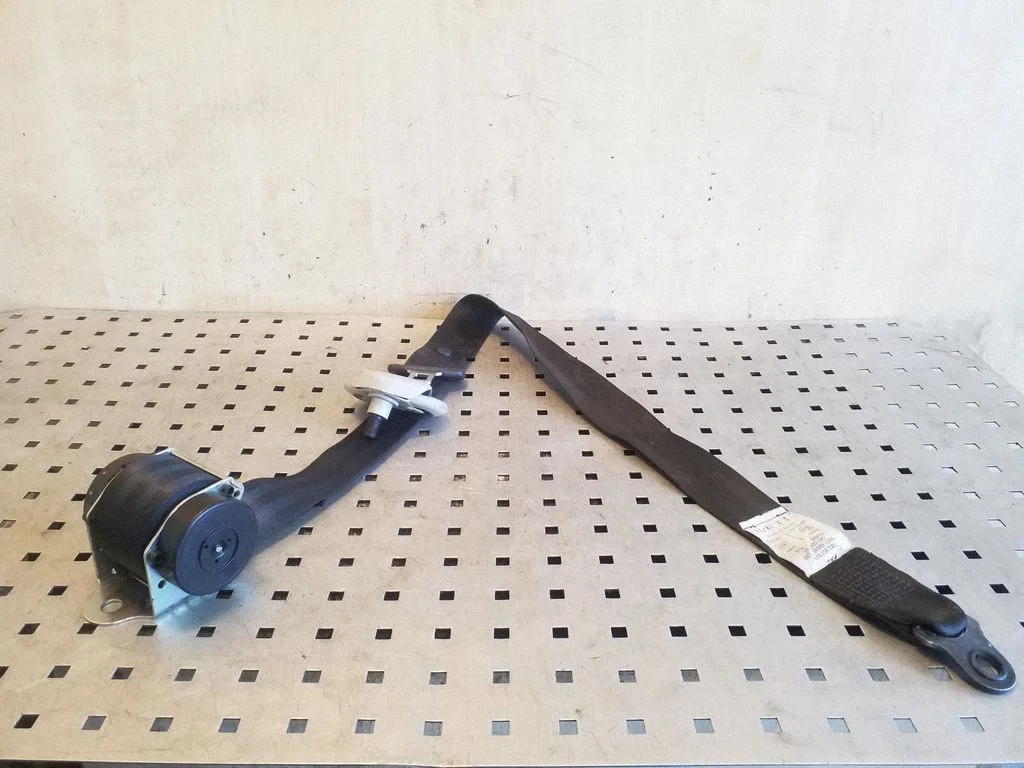 Rear seatbelt – Volkswagen Sharan (2001-2010)