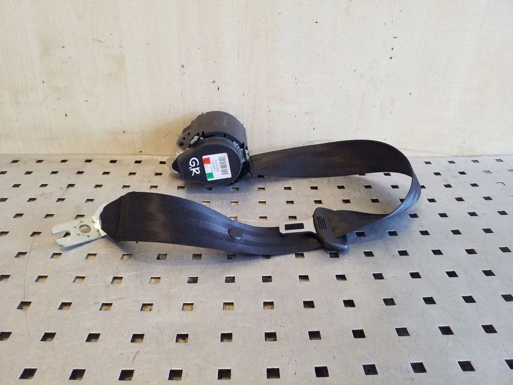 Aizmugurējā drošības josta 8K0857805Q
