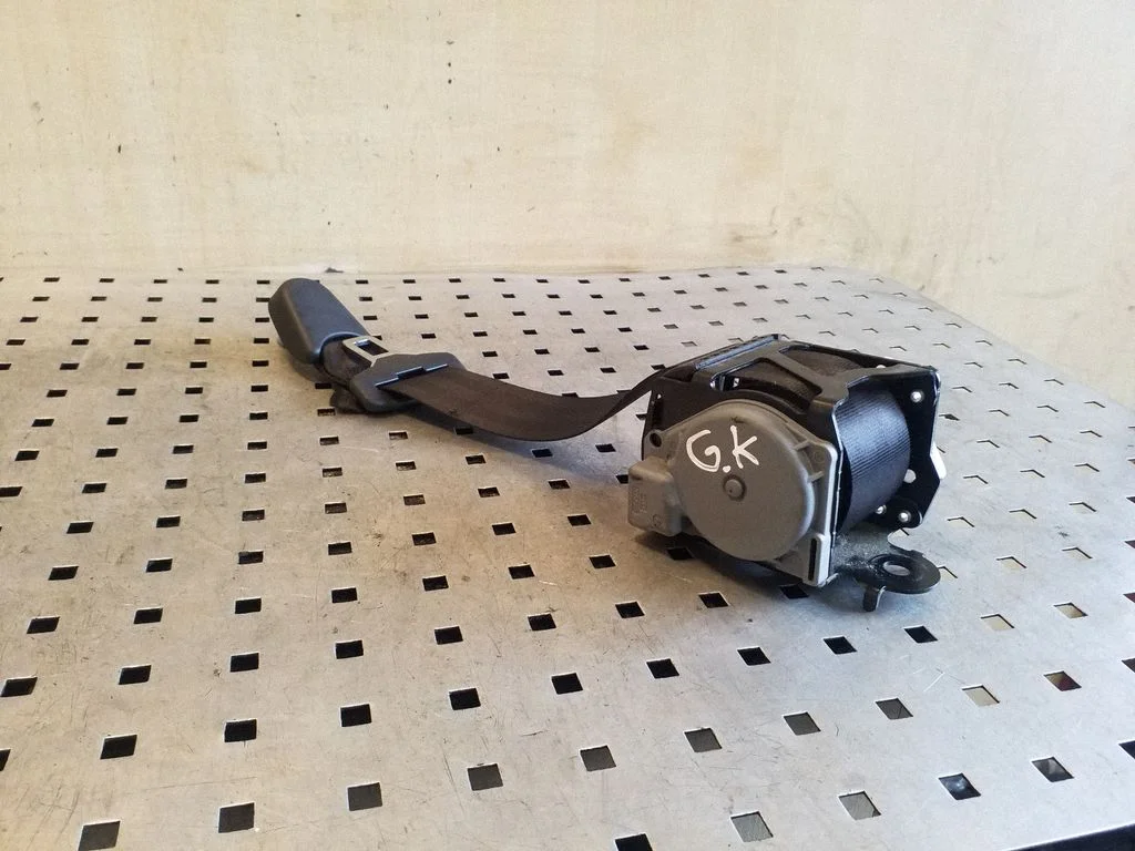 Rear seatbelt 96871541XX