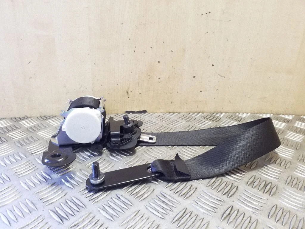 Rear seatbelt 34063246A
