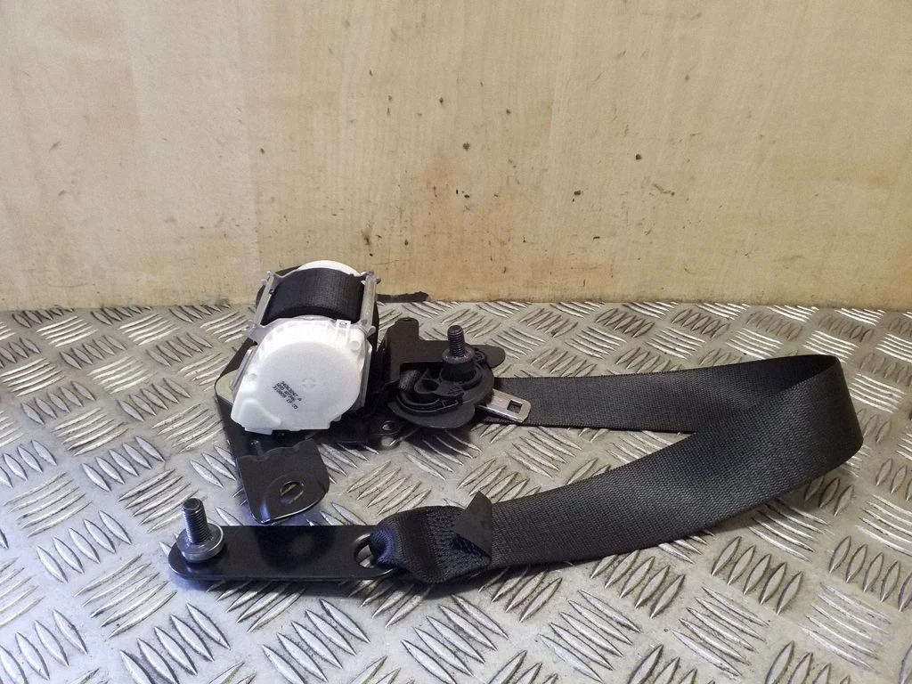 Rear seatbelt 34063247A
