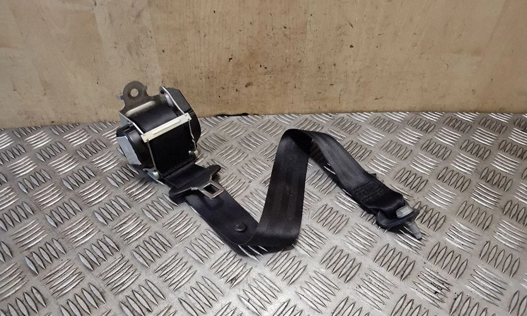 Aizmugurējā drošības josta 1253621