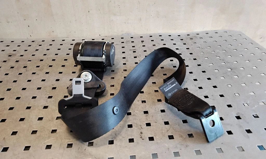 Aizmugurējā drošības josta 888400028R