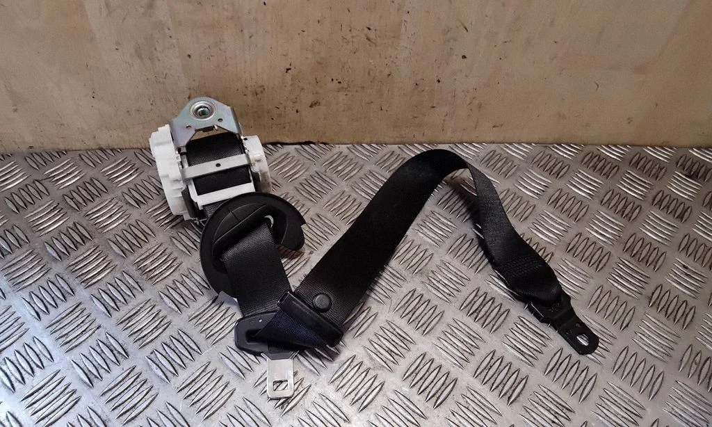 Aizmugurējā drošības josta S1340071111J