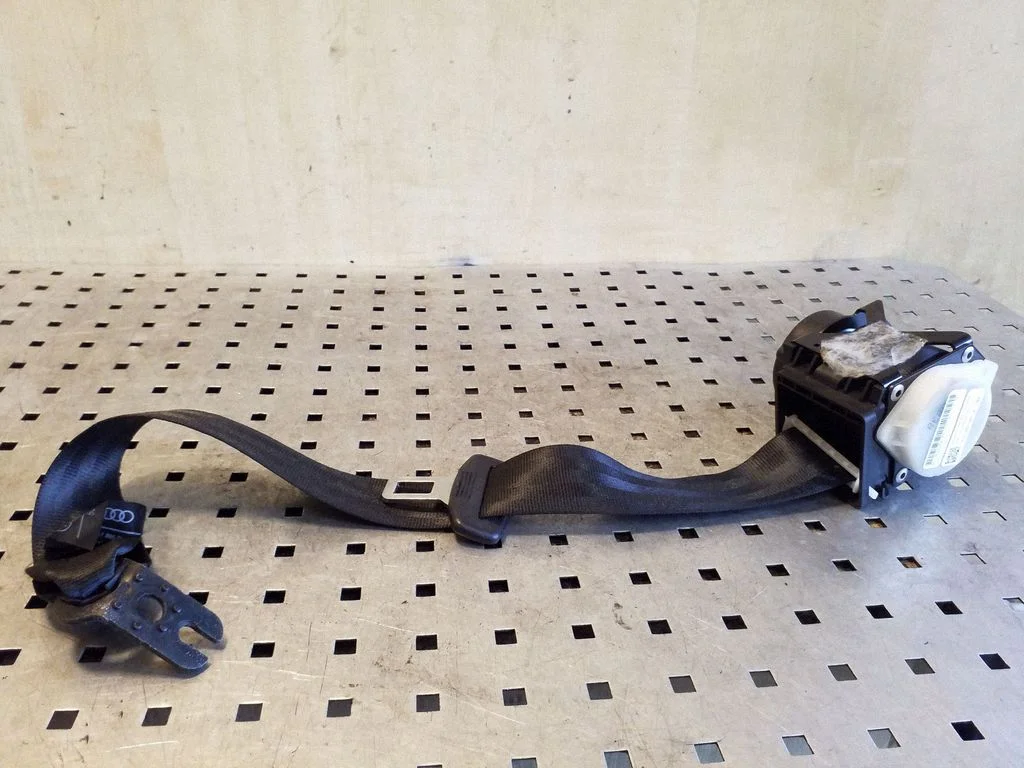 Rear seatbelt 4G8857805B