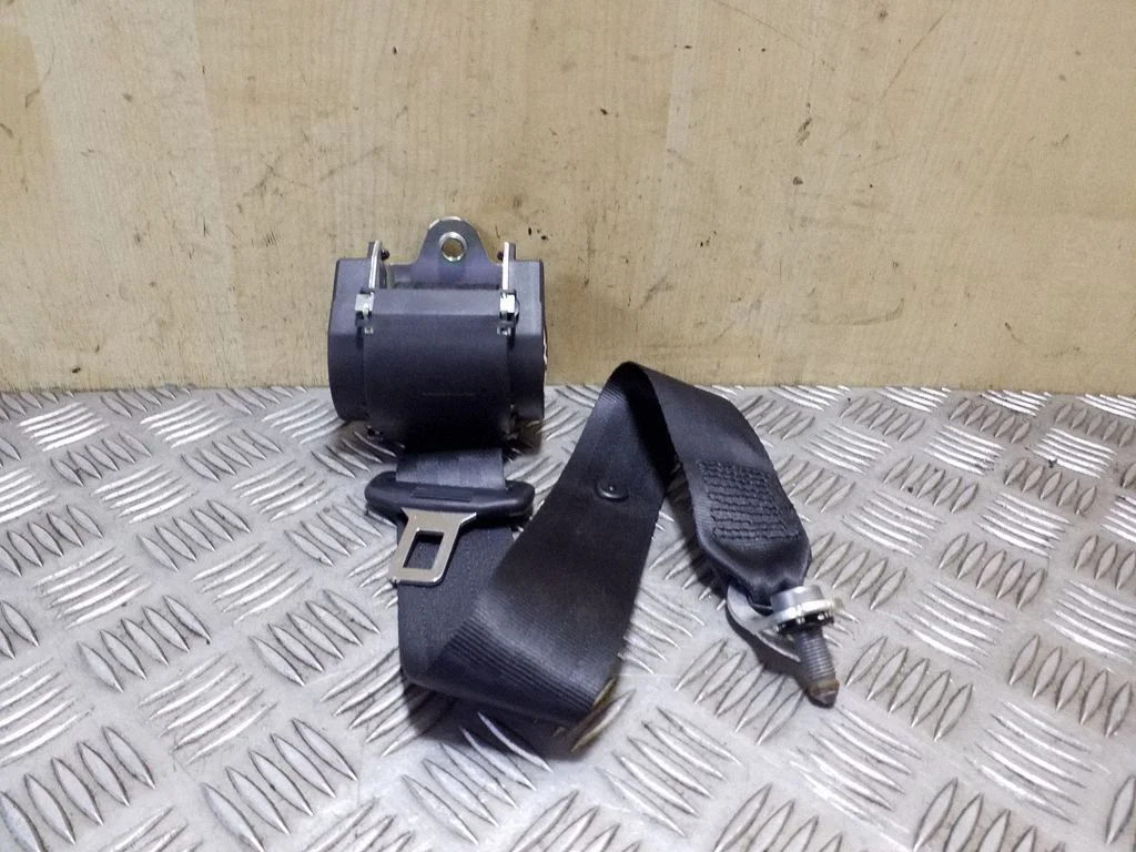 Rear seatbelt – Seat Exeo (3R) (2008-2013)
