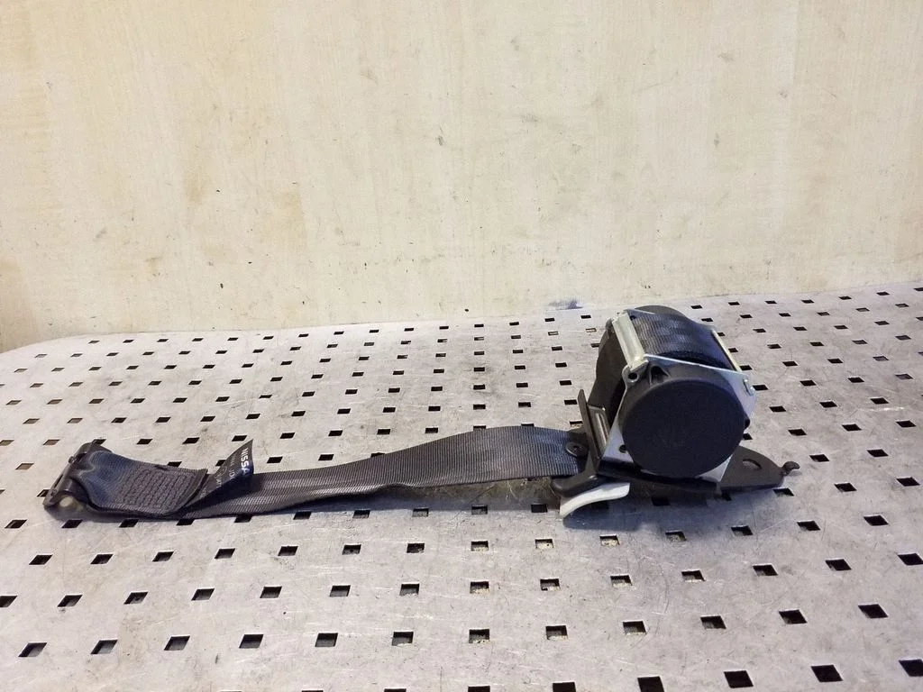 Rear seatbelt 88844JD000