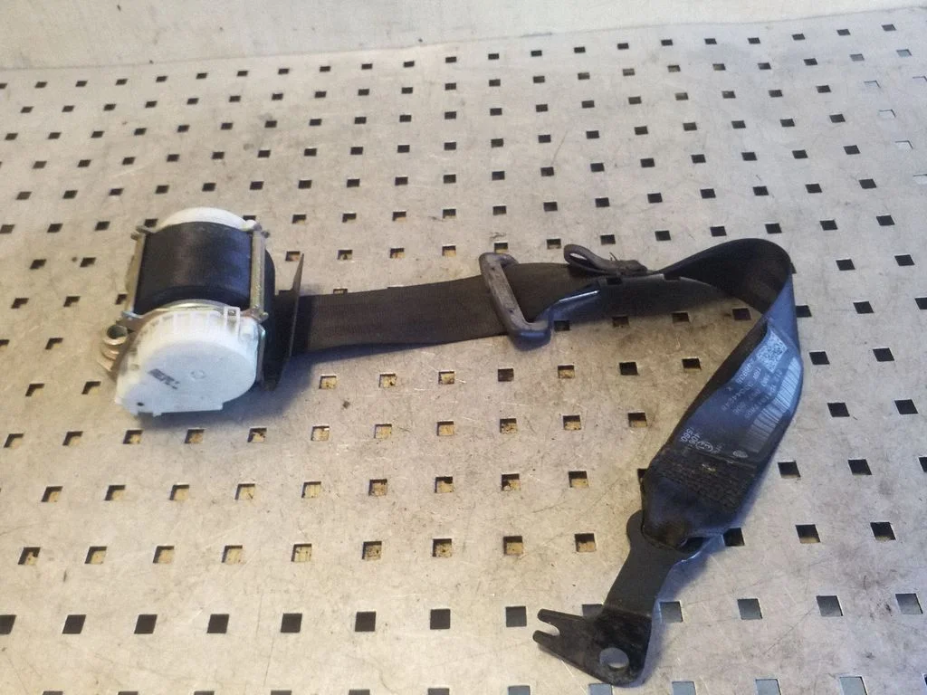Rear seatbelt TRW33044248
