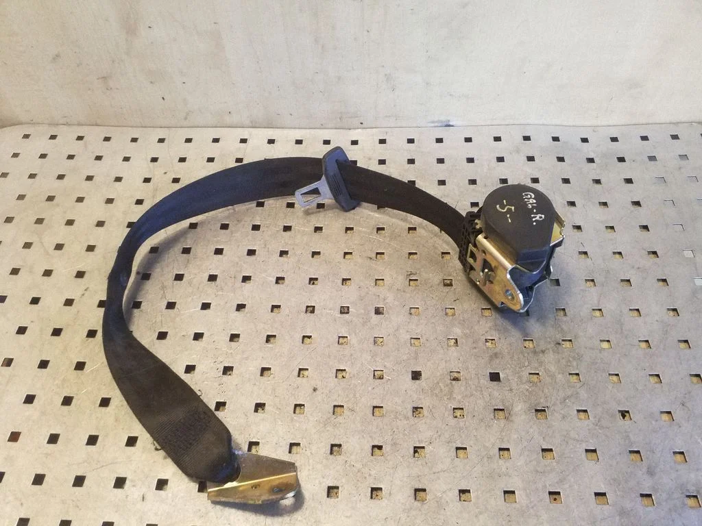Rear seatbelt 1K6857806D