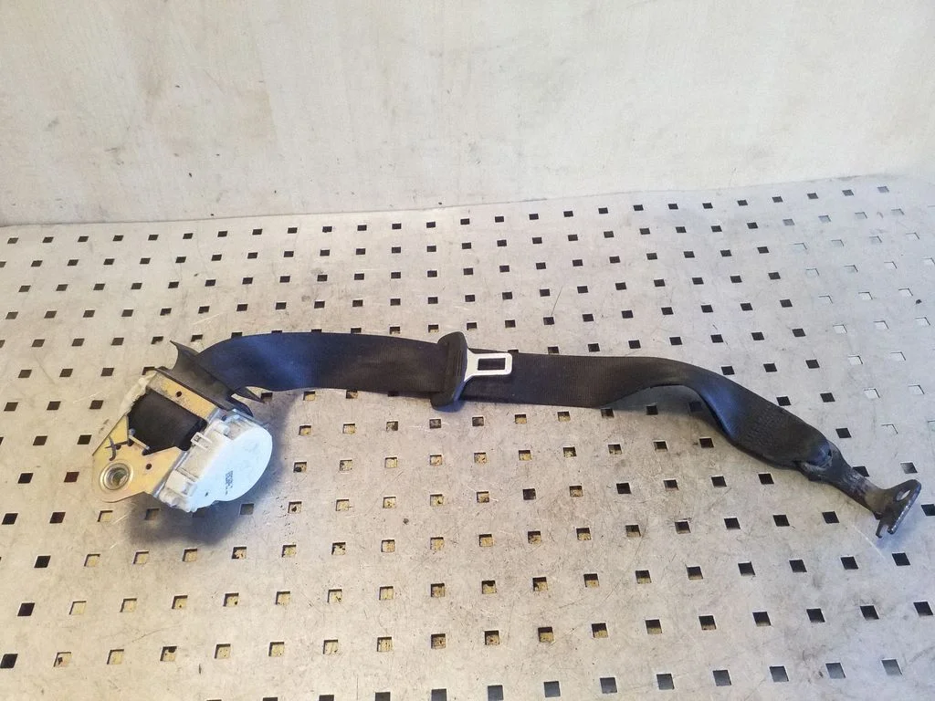 Rear seatbelt 5M0857805