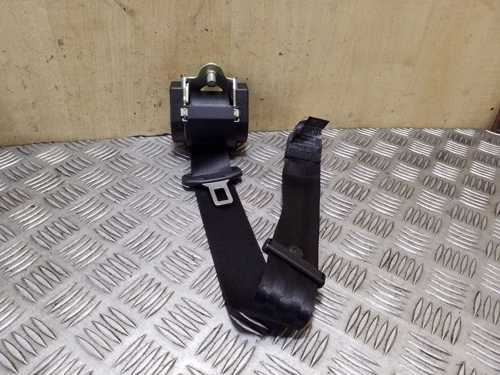 Rear seatbelt 8R0857805G