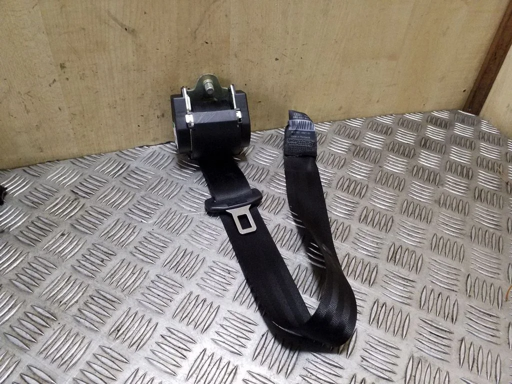 Rear seatbelt 8R0857805G