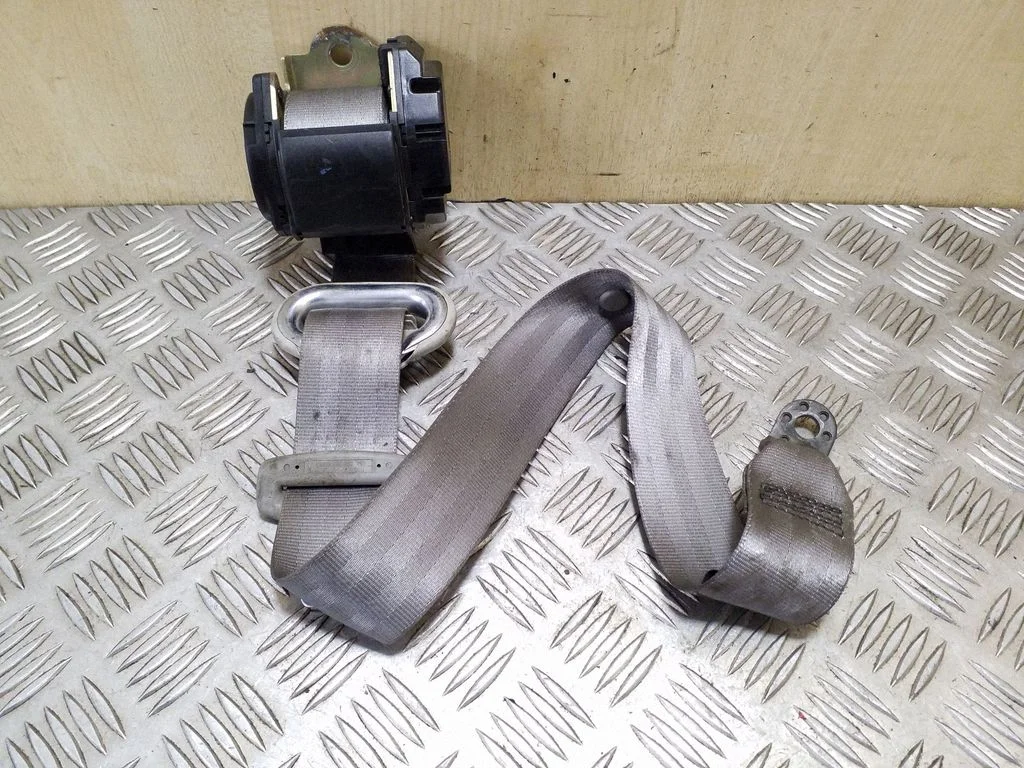 Tagumine turvavöö 1J6857805C